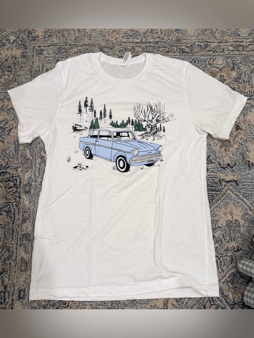 Harry Potter Flying Ford Anglia Graphic Tee – White